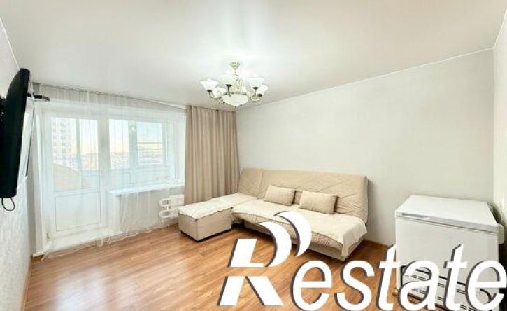 3-комн квартира улица Бурова-Петрова, 1,  д. 1